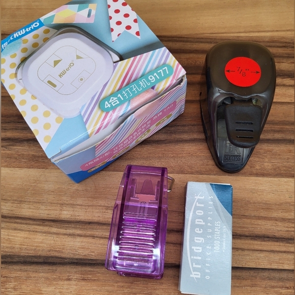 Scrapbooking Tools: 4-way Corner Punch, 7/8 Circle Punch & Mini Stapler - Picture 2 of 4